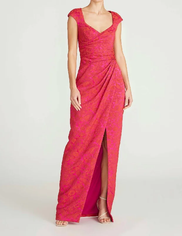 Barbara Scoop Neck Column Gown In Petunia